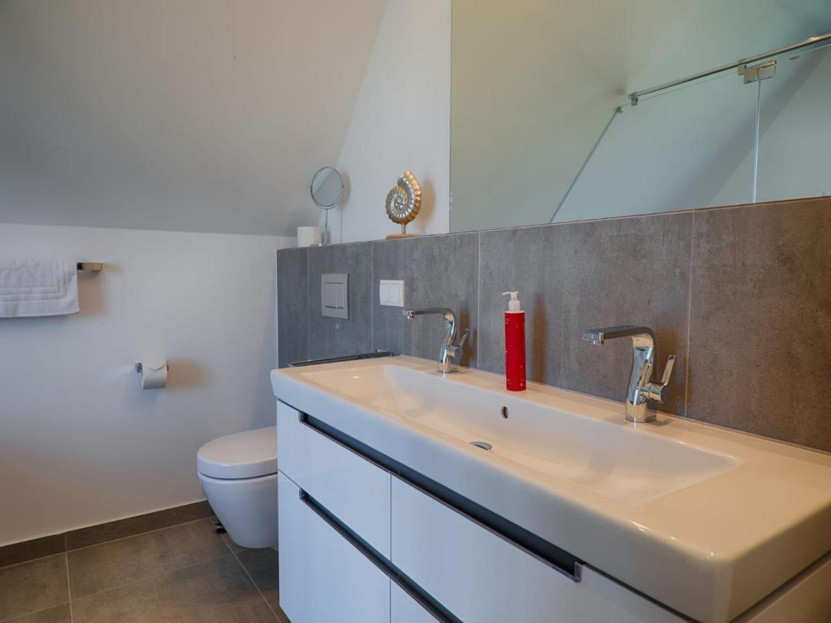 Reetland Am Meer - Luxus Reetdachvilla Mit 3 Schlafzimmern, Sauna Und Kamin F18 Dranske Dış mekan fotoğraf